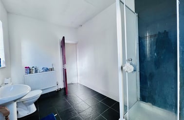 Wellington Street, Hockley, Nottingham - Image 2